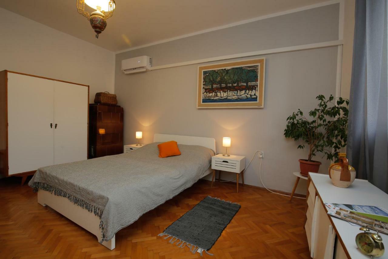 Pietas Iulia Apartment Pula Bagian luar foto