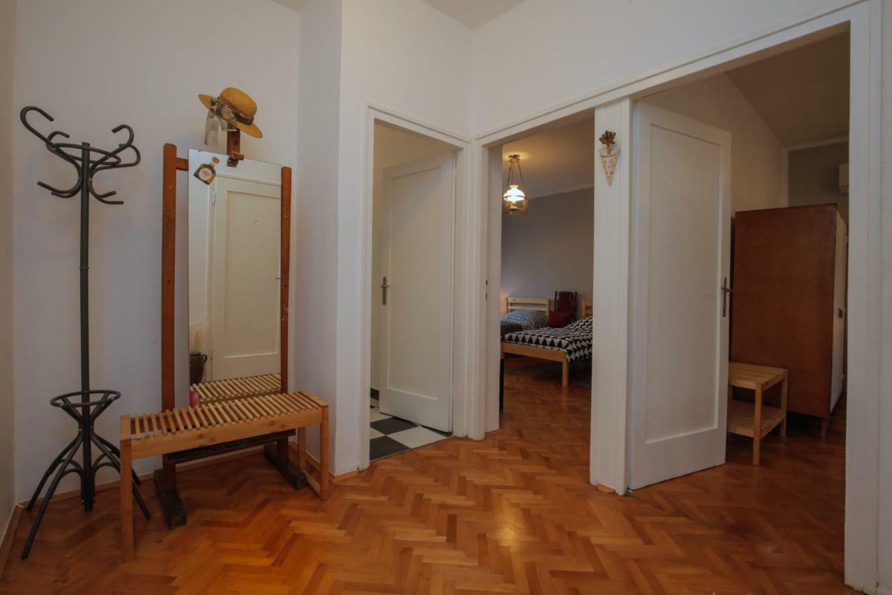 Pietas Iulia Apartment Pula Bagian luar foto