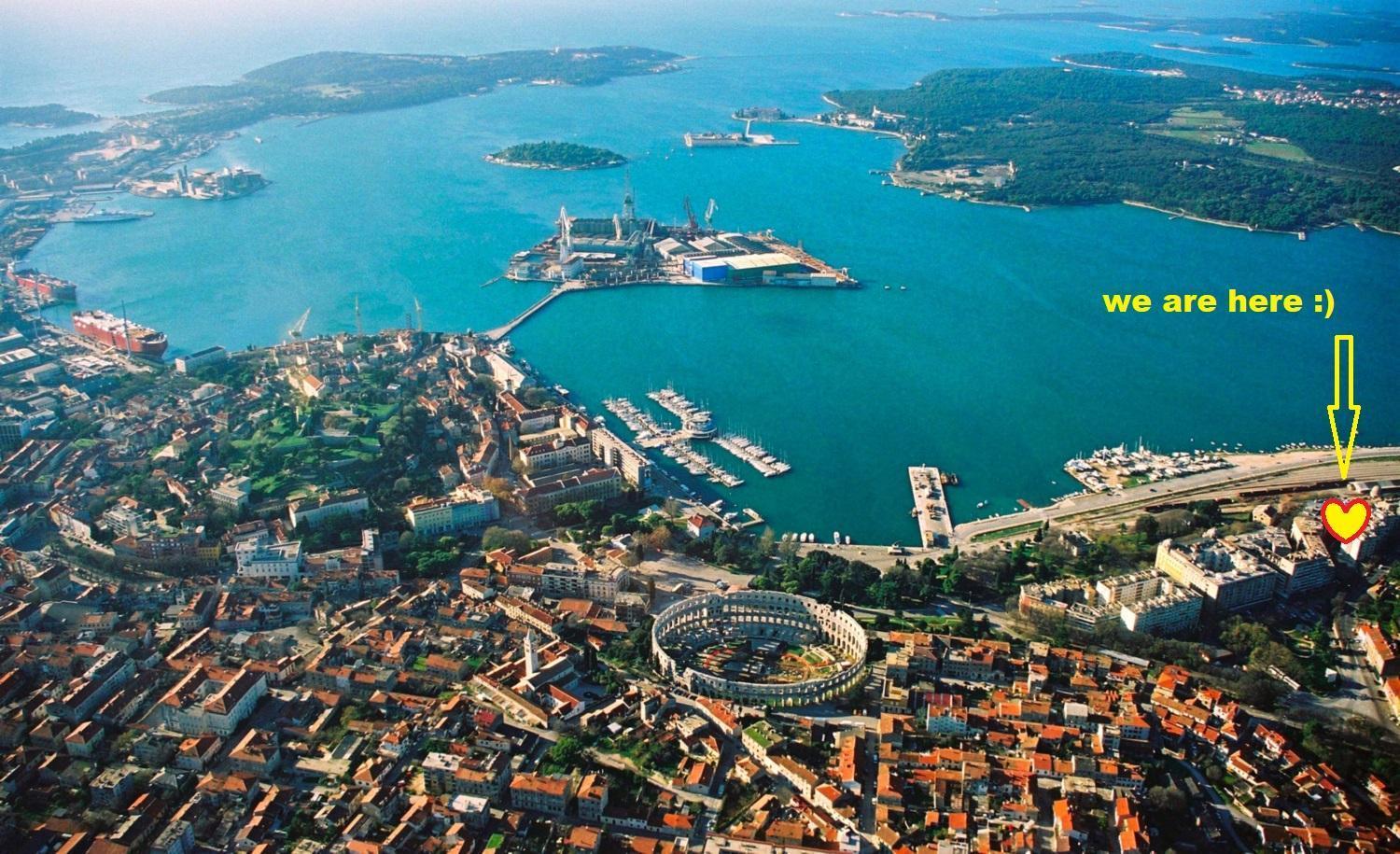 Pietas Iulia Apartment Pula Bagian luar foto